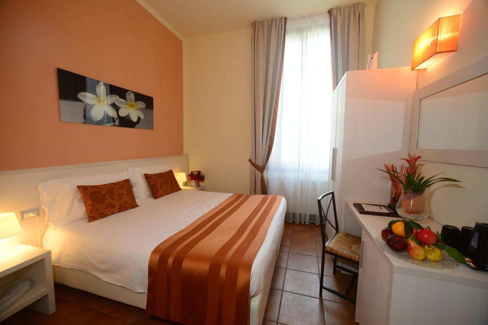 Hotel Bella Firenze Florença Quarto foto